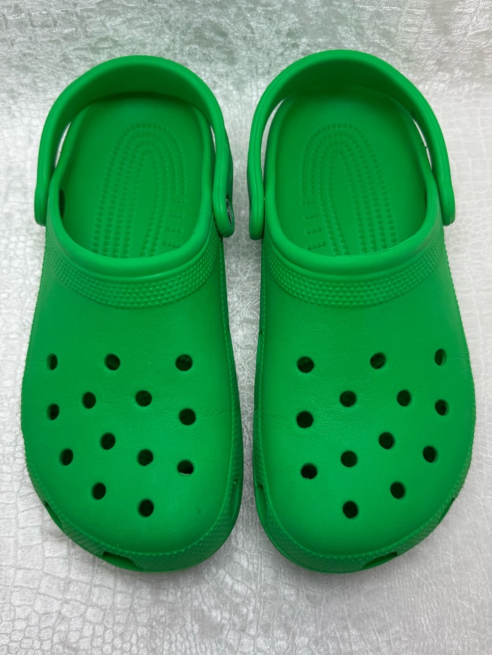 Crocs Classic Green Clog, Women’s size 10, Men’s size 8